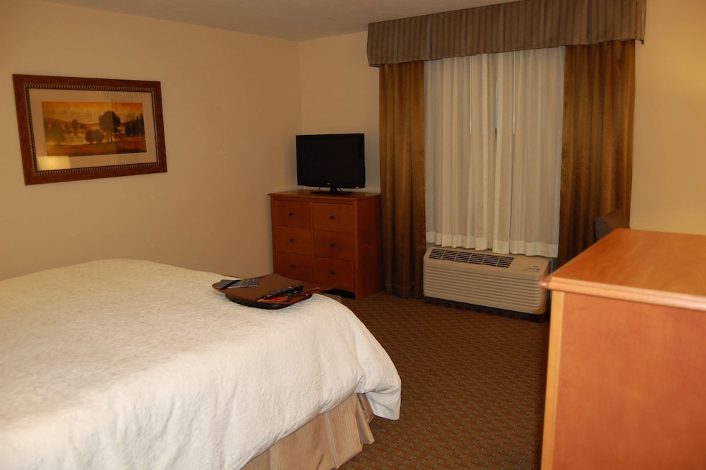 Hampton Inn Sidney NE - photo 19