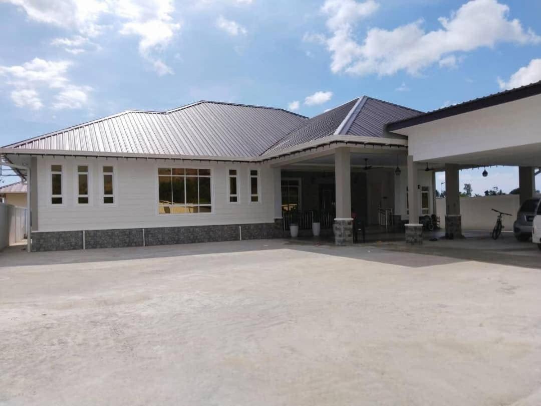 Mama Homestay — 5-Star Luxury Hotel in Papar, Malaysia