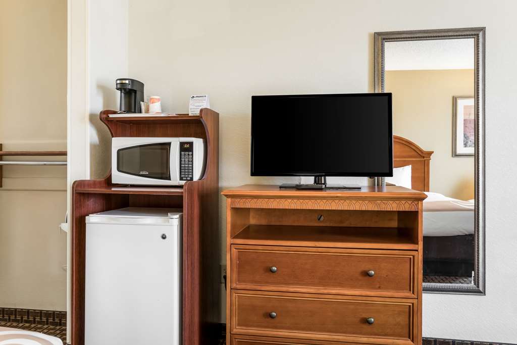 Quality Inn Battleboro Rocky Mount - photo 12