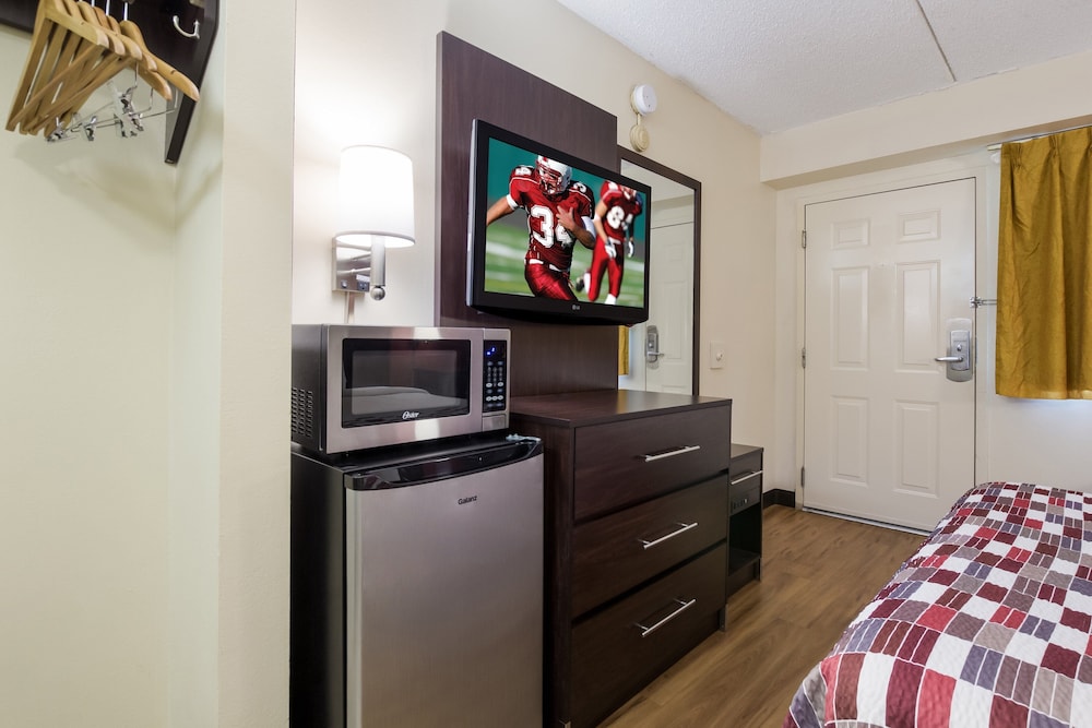 Red Roof Inn Shelbyville - photo 16