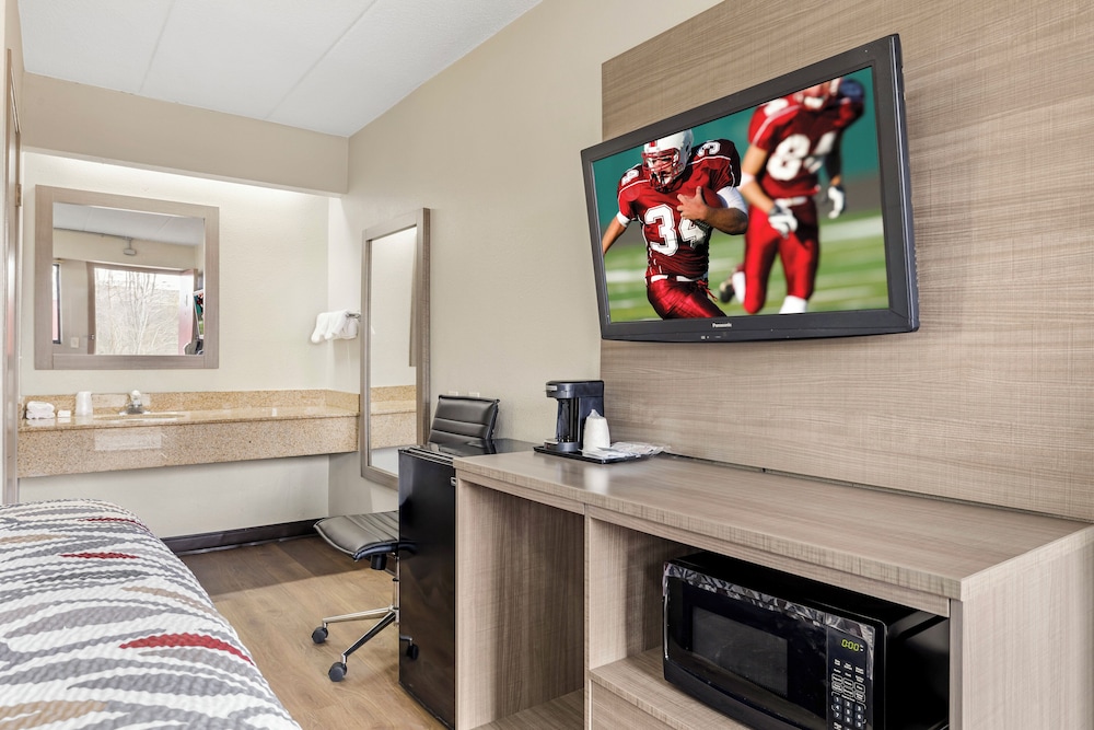 Red Roof Inn Parsippany - photo 17