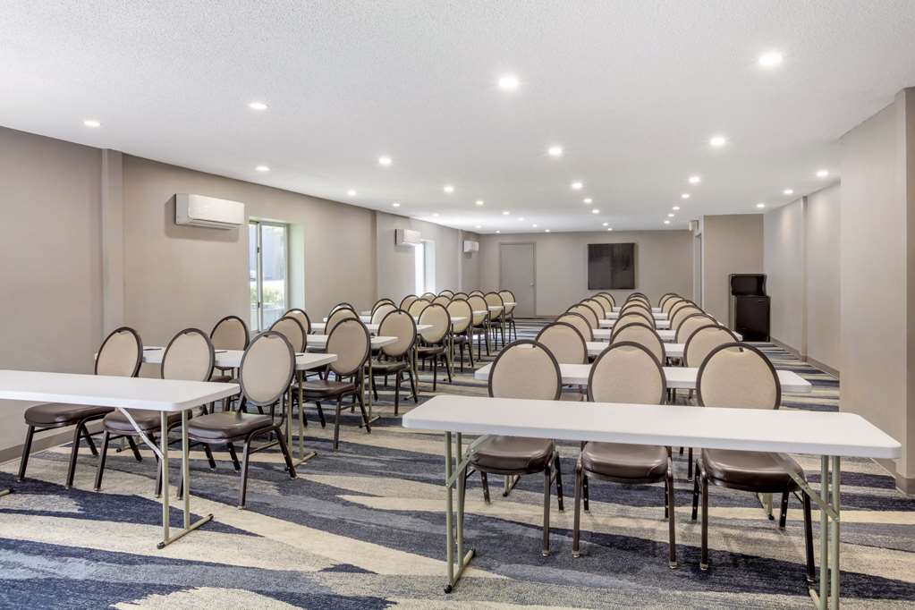 Comfort Suites Nashville Airport BNA - photo 43