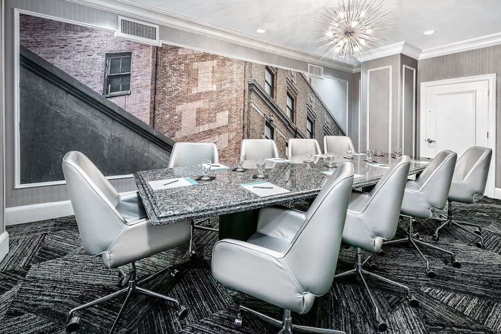 Hotel Indigo Dallas Downtown by IHG - photo 40