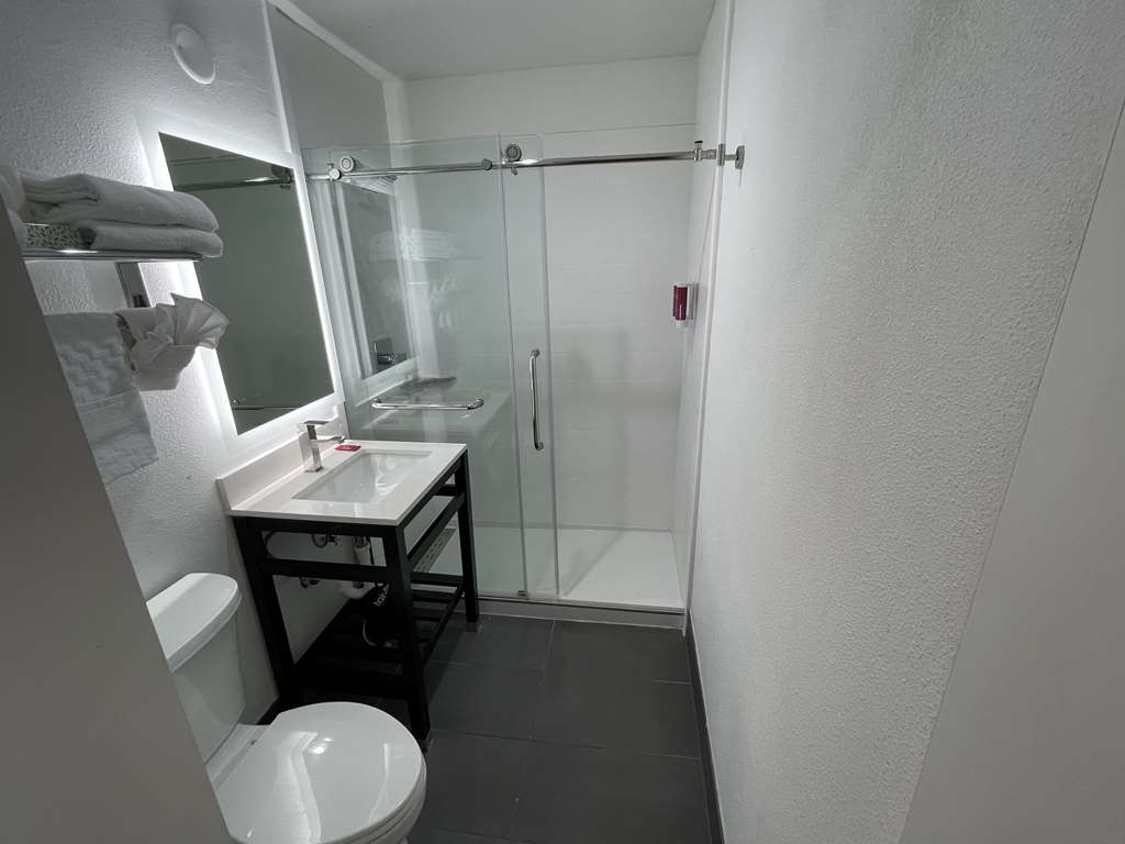 The Midtowner Hotel SureStay Collection by Best Western - photo 13