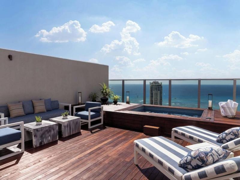 The Ritz Carlton Residences Waikiki Beach - photo 28