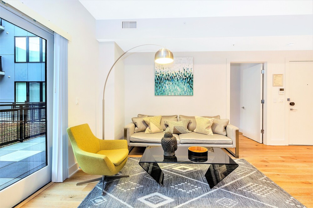 Dharma Home Suites Hoboken at Grand - photo 24