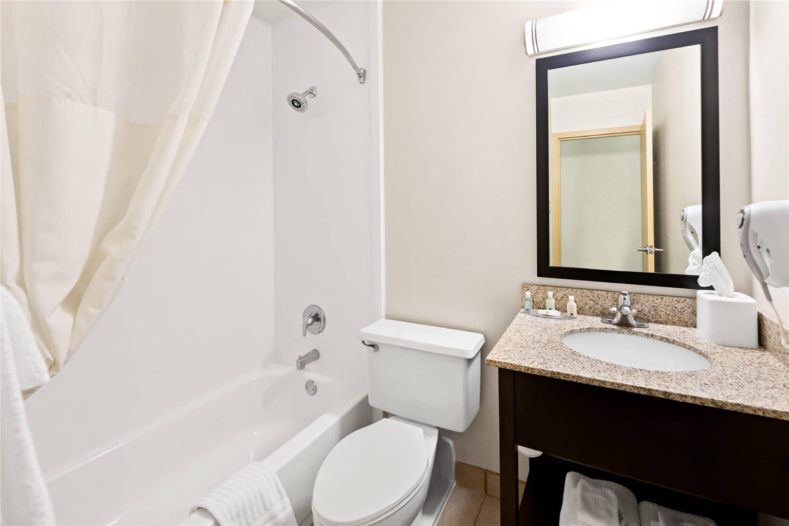Quality Inn Dayton Airport - photo 26