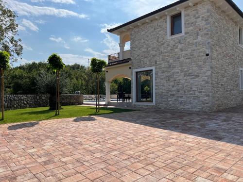 Villa Luna — 4-Star Luxury Hotel in None, Croatia