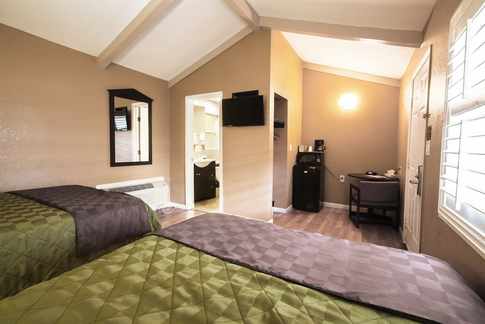 Tri Valley Inn and Suites Pleasanton - photo 14