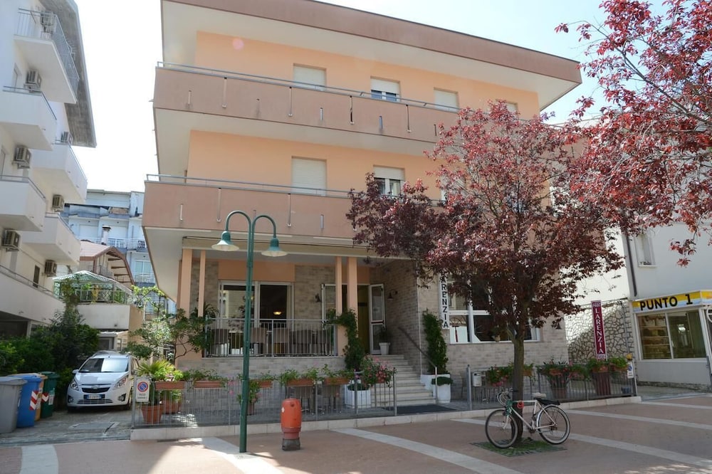 Albergo Larenzia in Cattolica, Italy