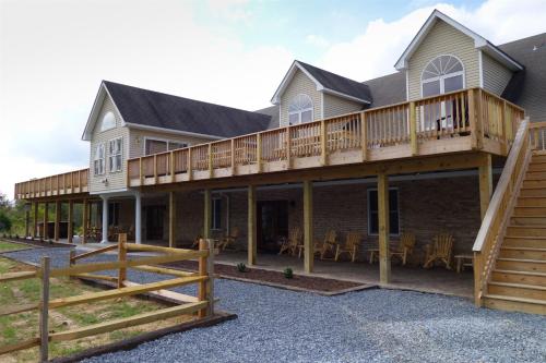 Westcott House Privacy amenities and space all in one beautiful package — 4-Star Luxury Hotel in Luray, United States