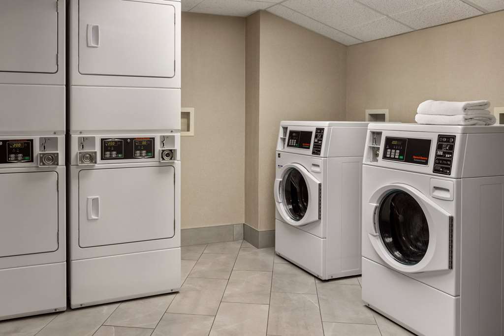 La Quinta Inn & Suites by Wyndham Lake George - photo 34