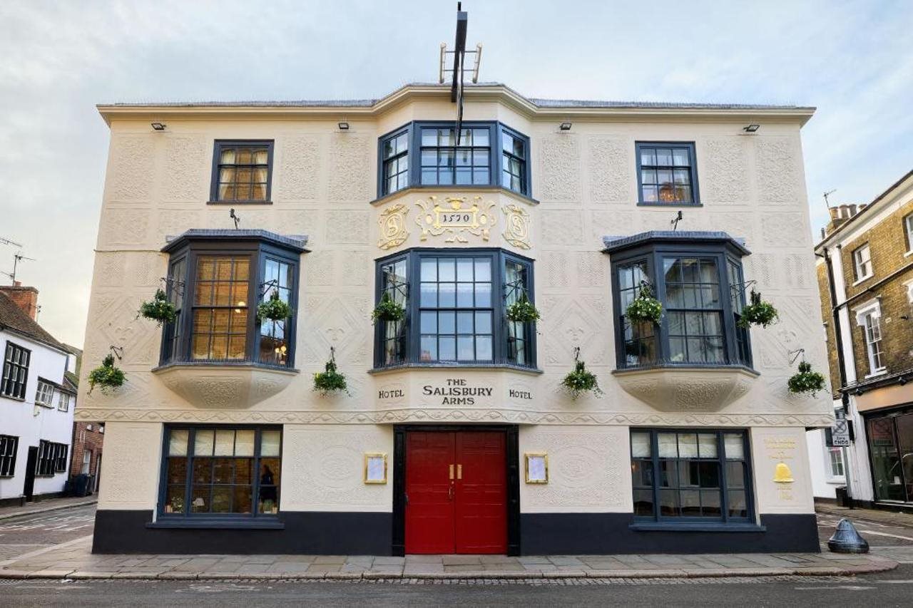 Salisbury Arms Hotel — hotel in Hertford