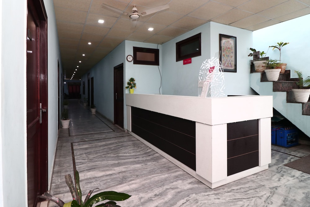 Oyo 16109 Hotel Ayaan — Bareilly — photo 2
