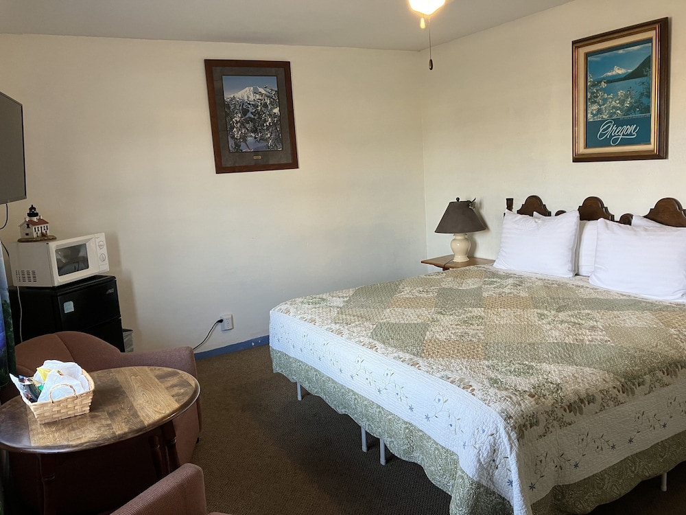 Florence Lighthouse Inn - photo 51
