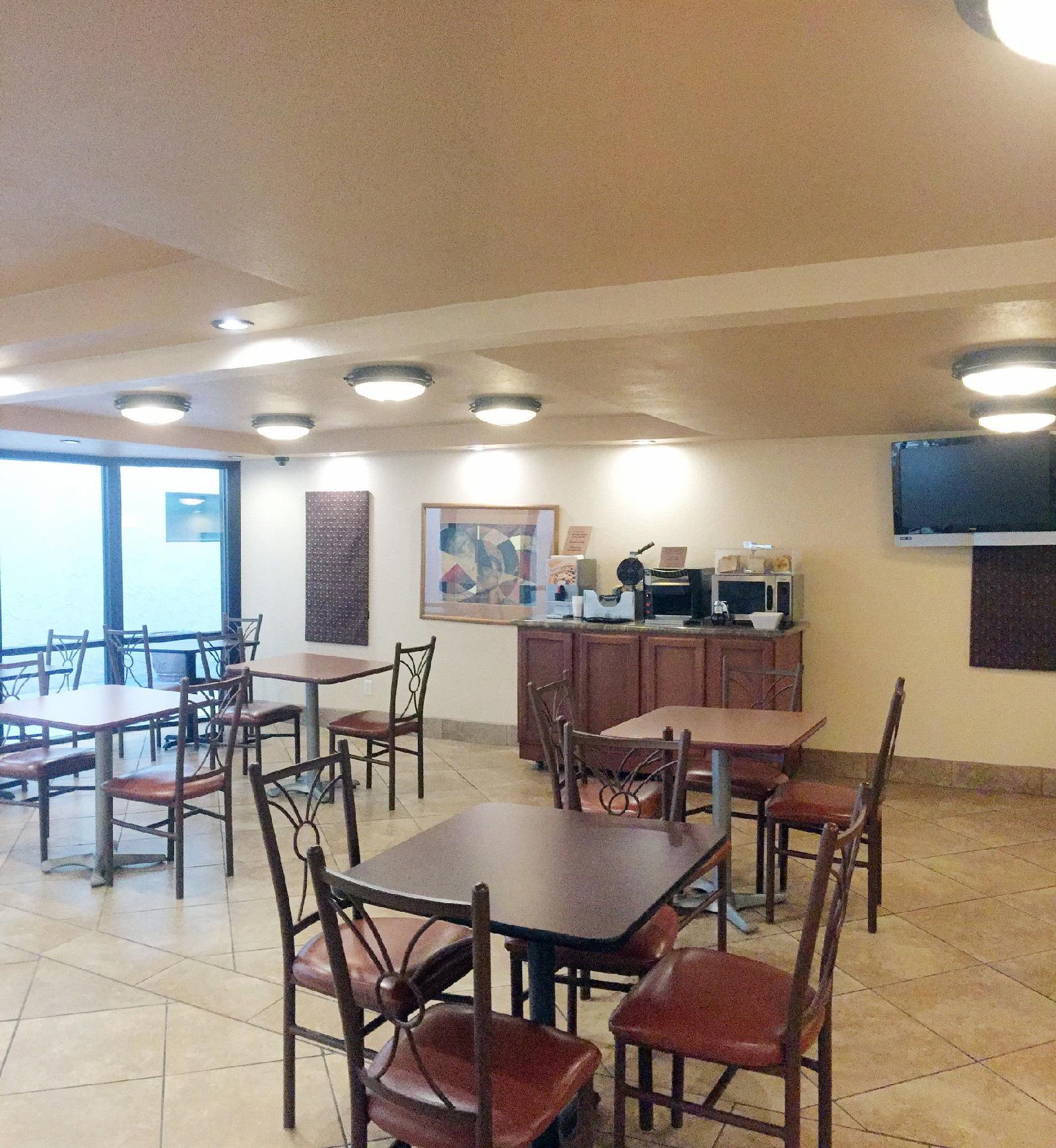 Ramada by Wyndham Mesa Downtown - photo 16