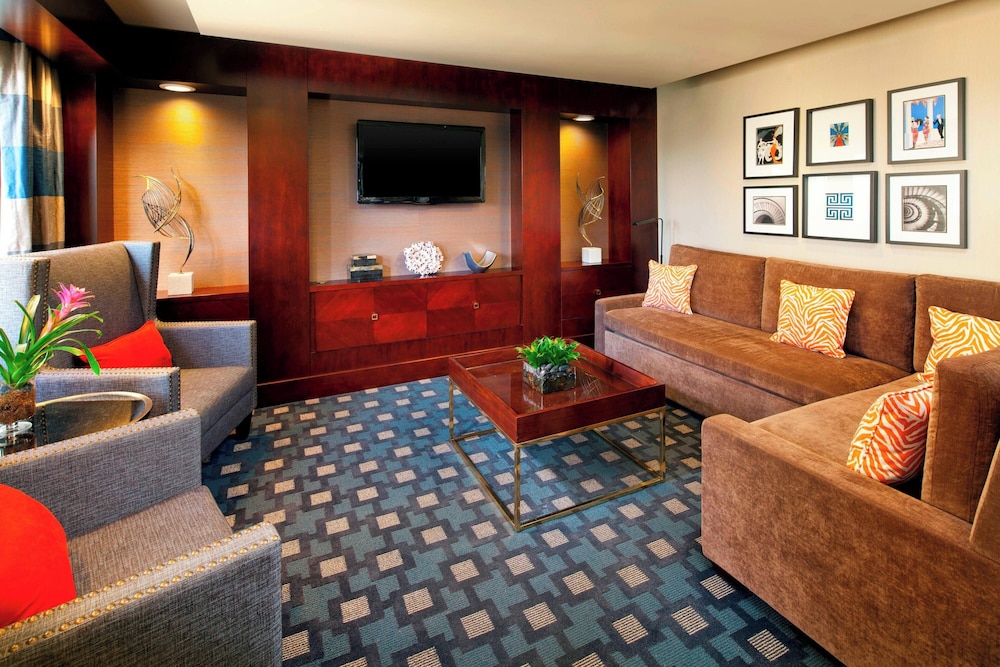 Sheraton Fairplex Suites & Conference Center - photo 31