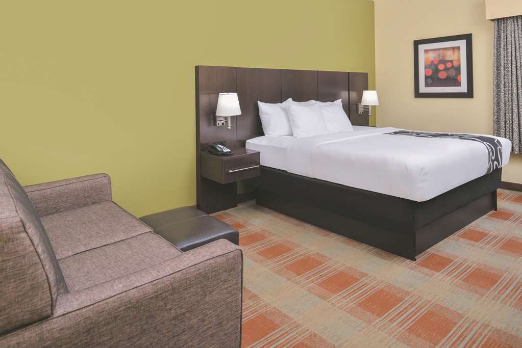 La Quinta Inn & Suites by Wyndham Atlanta South Newnan - photo 14