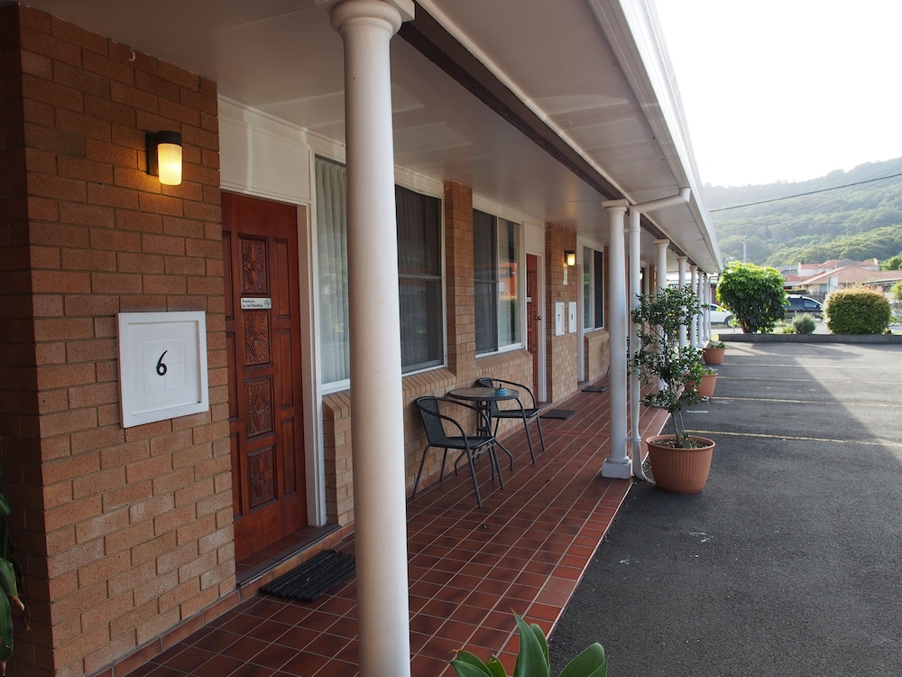 Windmill Motel - carbon neutral hotel in Woonona