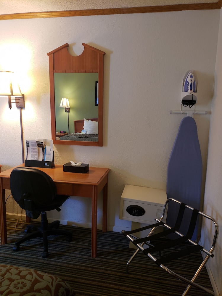 Economy Hotel Wichita Florence St - photo 21