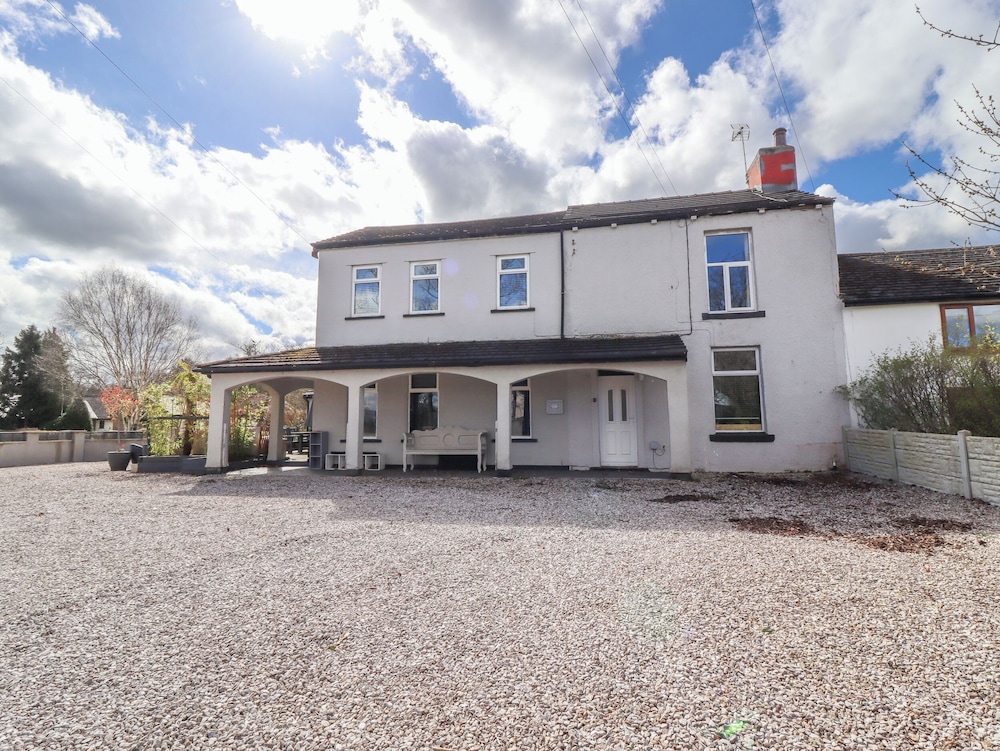 Pendle View Apartments — 4-Star Luxury Hotel in Blackburn, United Kingdom
