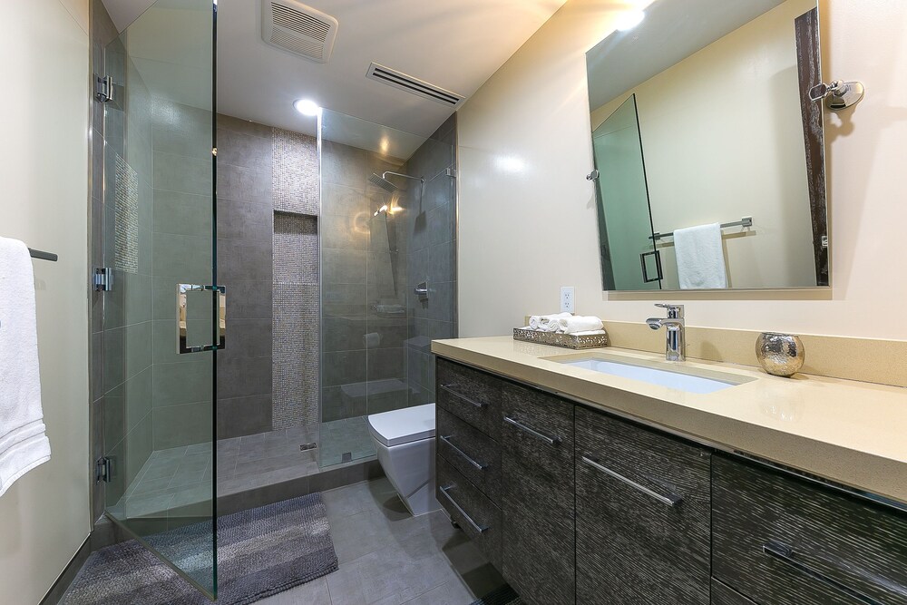Hollywood Estate With Stunning Views - photo 39