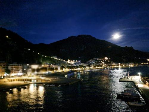 Villa Girasole Luxury Amalfi Coast — 4-Star Luxury Hotel in Minori, Italy