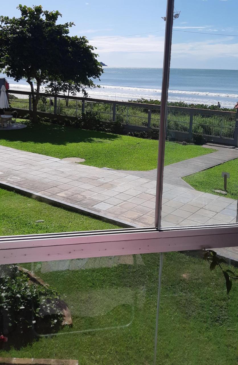 Apartamento Pe na Areia Meia praia Itapema Sc — 4-Star Luxury Hotel in Itapema, Brasil