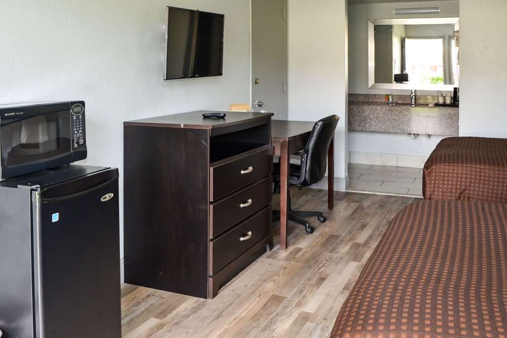 Rodeway Inn Sun City Center - photo 26