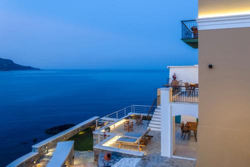 Villa Mylos — 4-Star Luxury Hotel in Agia Marina, Greece