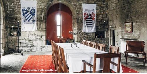 Ballindooley Castle — 4-Star Luxury Hotel in Gaillimh, Republic of Ireland