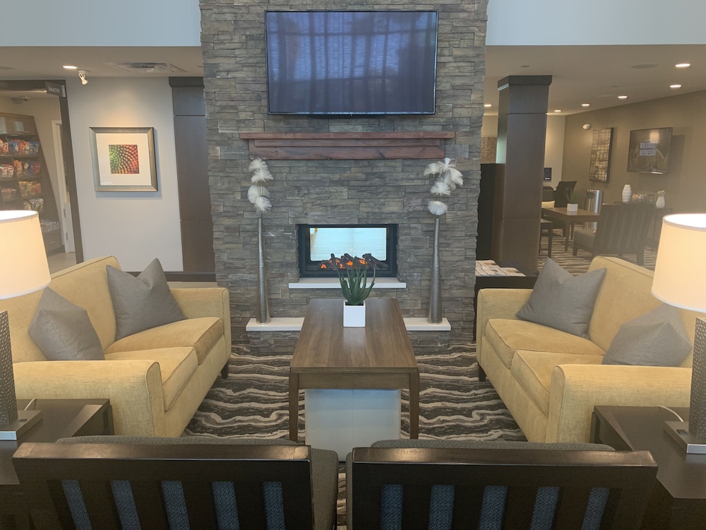 Staybridge Suites Phoenix Biltmore Area an IHG Hotel - photo 3