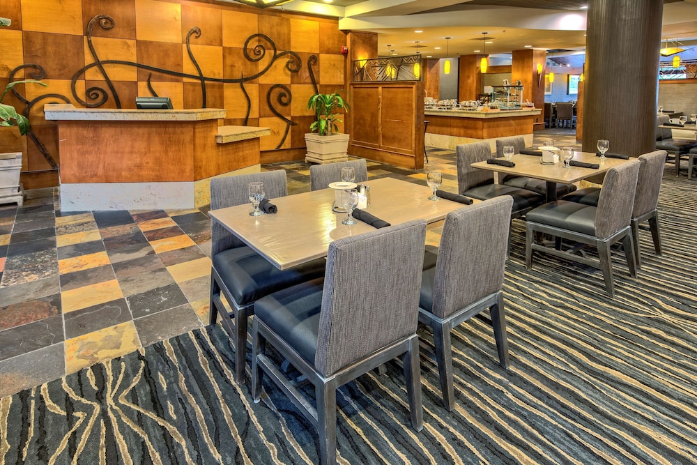 Hilton Knoxville Airport - photo 28
