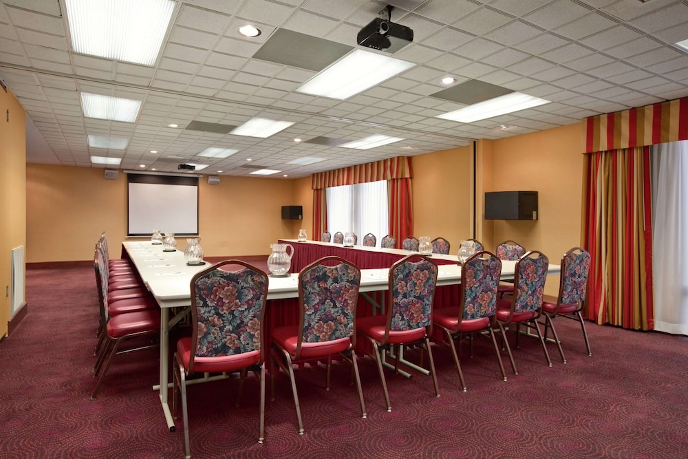 Hampton Inn by Hilton York - photo 24