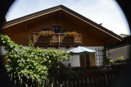 Hof am Brunnen — 4-Star Luxury Hotel in Cornaiano, Italy