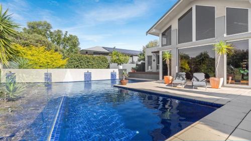 Play A Round The Vintage in Pokolbin, Australia