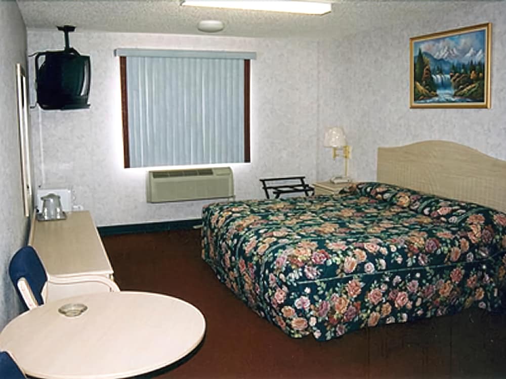 Passport Inn & Suites - photo 14