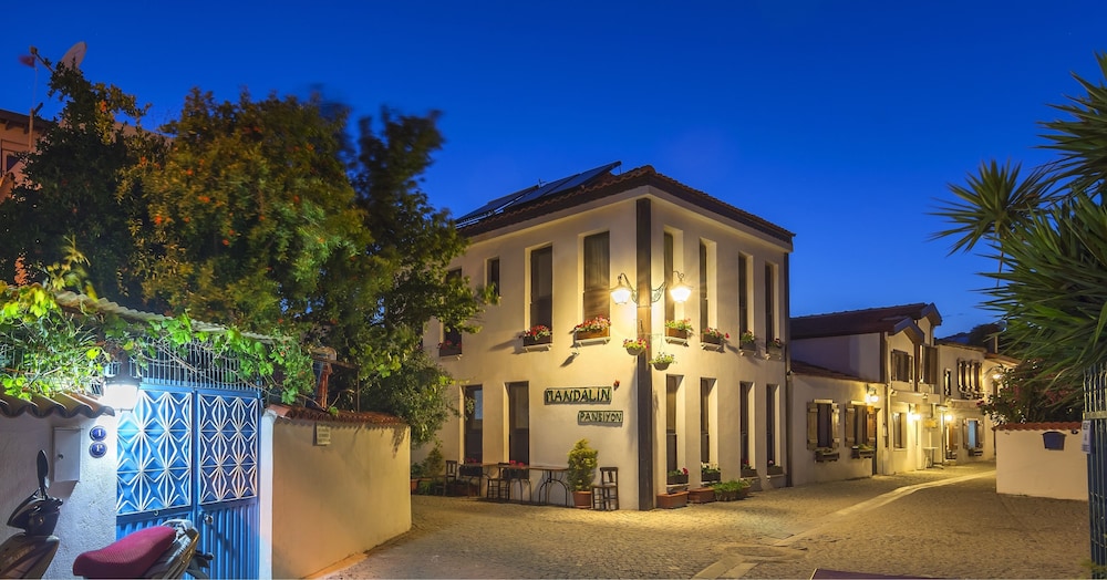 Mandalin Pansiyon in Seferihisar, Turkey