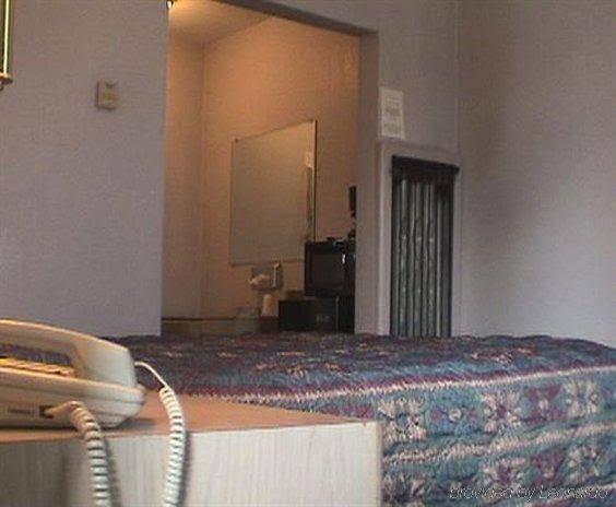Colt Motel Raton - photo 9