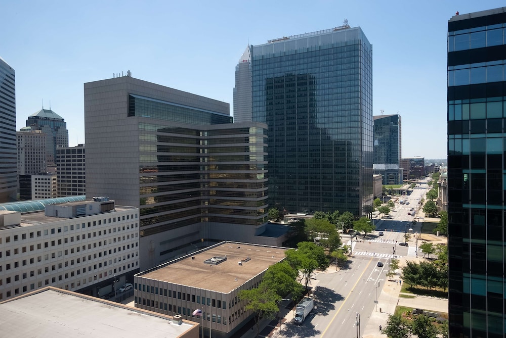 DoubleTree by Hilton Hotel Cleveland Downtown Lakeside - photo 13