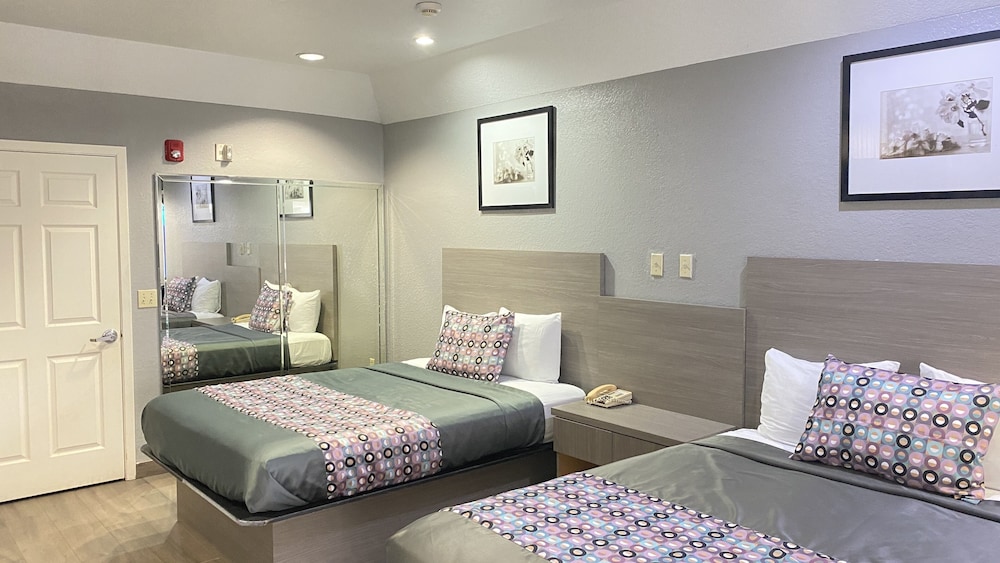Island Suites - photo 41