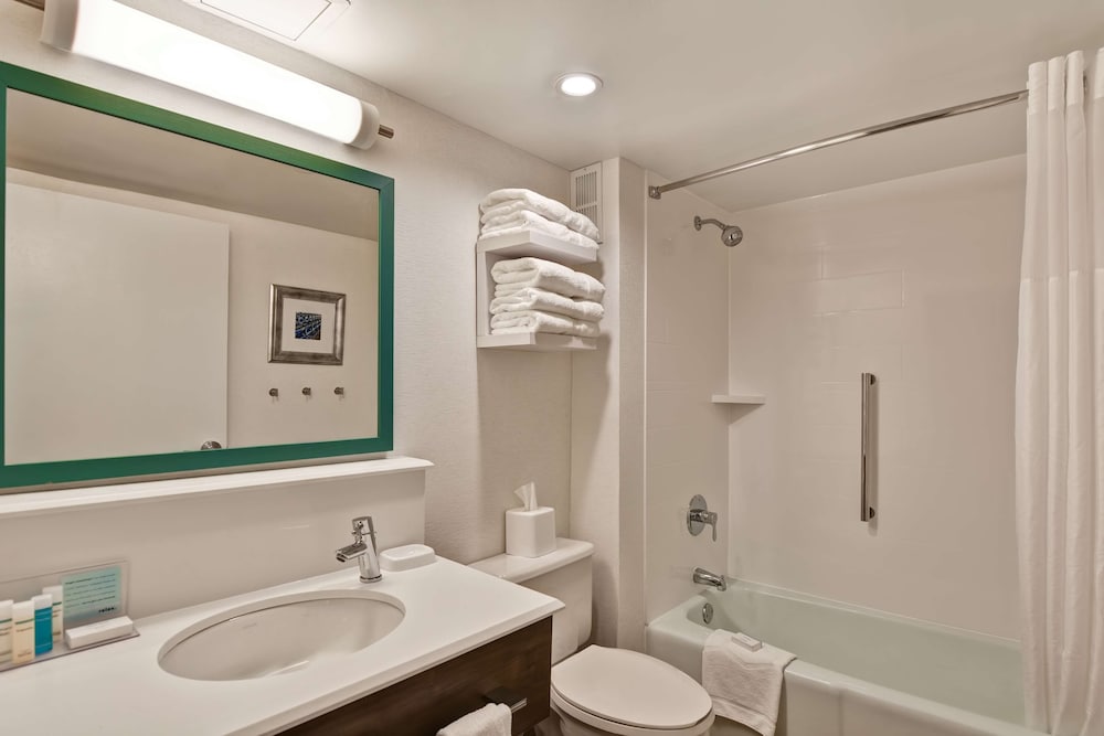 Hampton Inn State College - photo 17