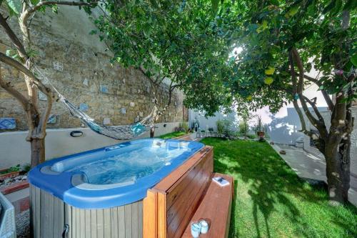 Vico20Napoli Guest House — 4-Star Luxury Hotel in Naples, Italy