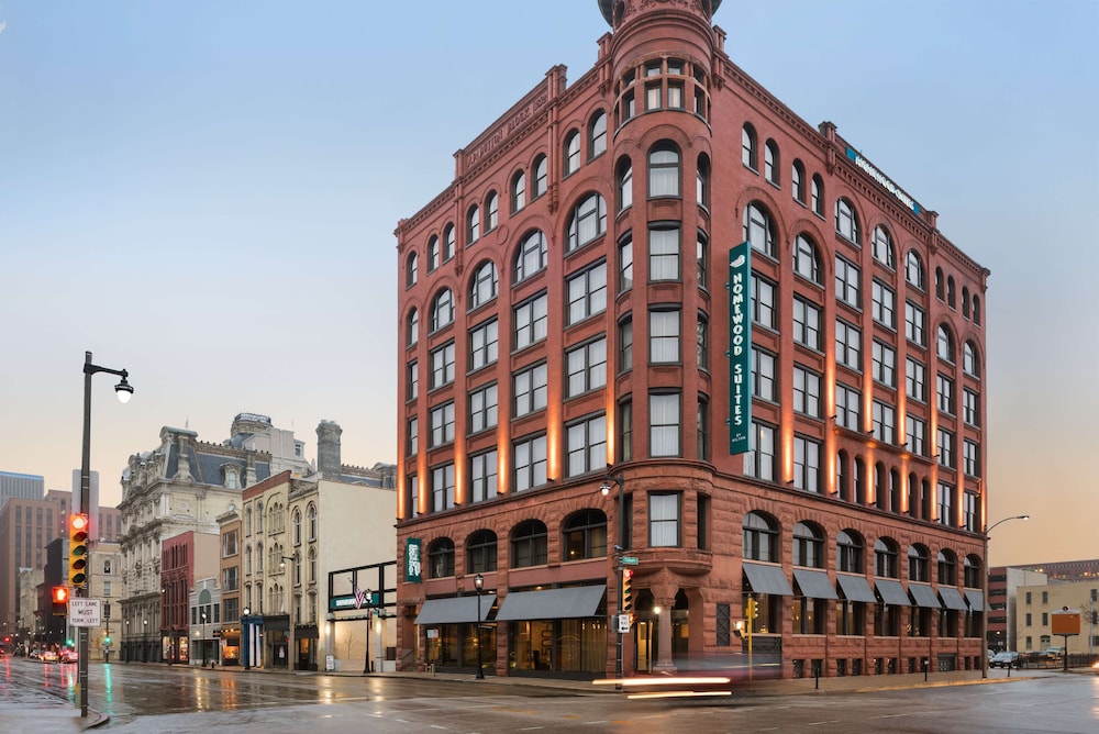 Homewood Suites By Hilton Milwaukee Downtown - photo 2