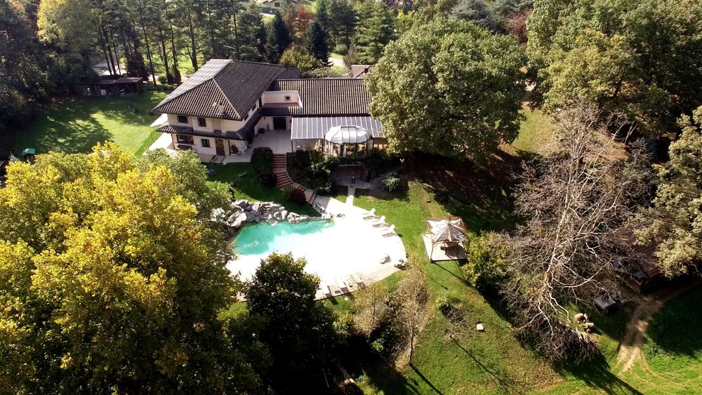 La Raffa House — 4-Star Luxury Hotel in Arcore, Italy