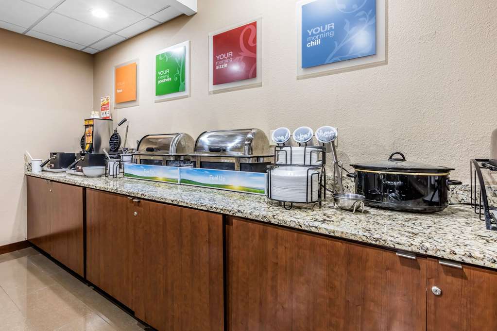 Comfort Inn & Suites Airport American Way - photo 27