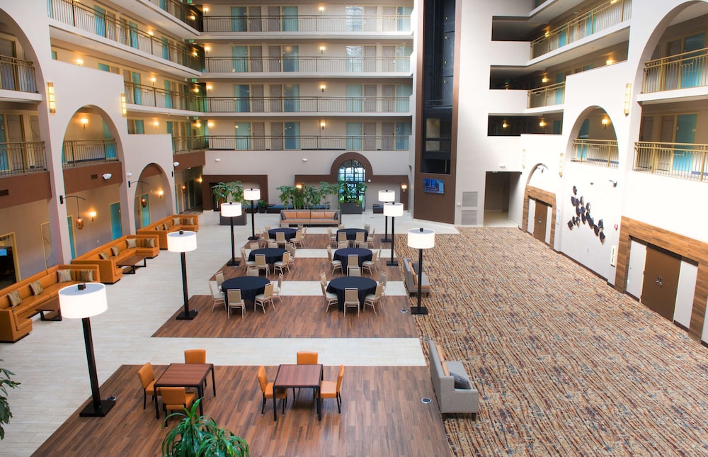 Embassy Suites by Hilton Seattle North Lynnwood - photo 5