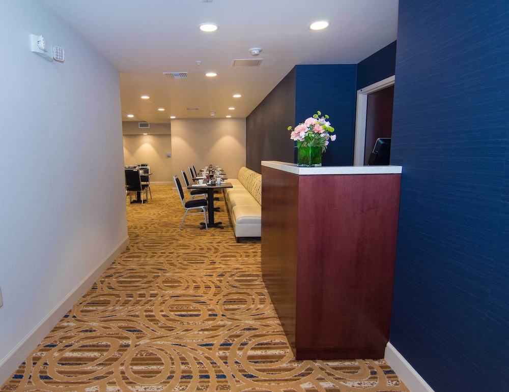 Holiday Inn Gainesville University Center by IHG - photo 32