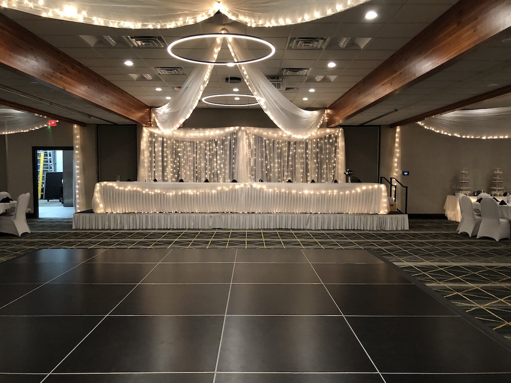 Holiday Inn & Suites St. Cloud by IHG - photo 37