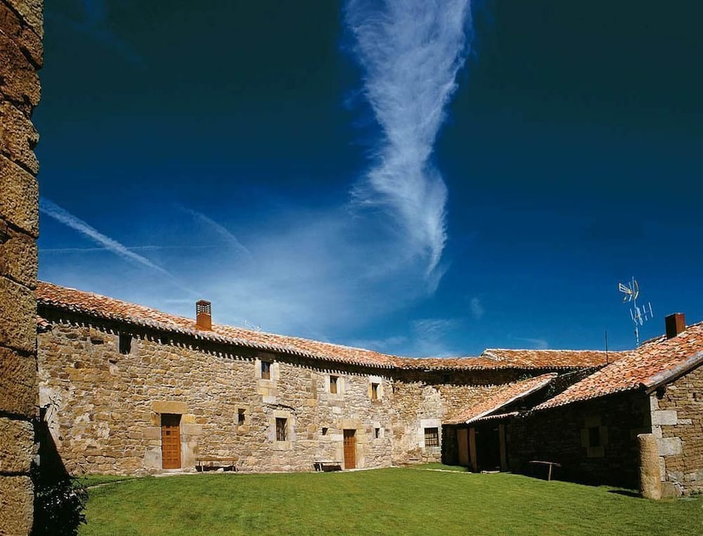 Casas Rurales El Mayorazgo in Aguilar De Campoo, Spain
